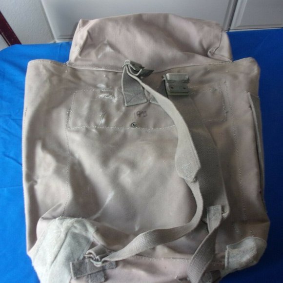 LARGE WWII CANVAS BARREL BACKPACK RUCK ROLL AWAY HAS INITIALS CF 21SI391 - Picture 5 of 12